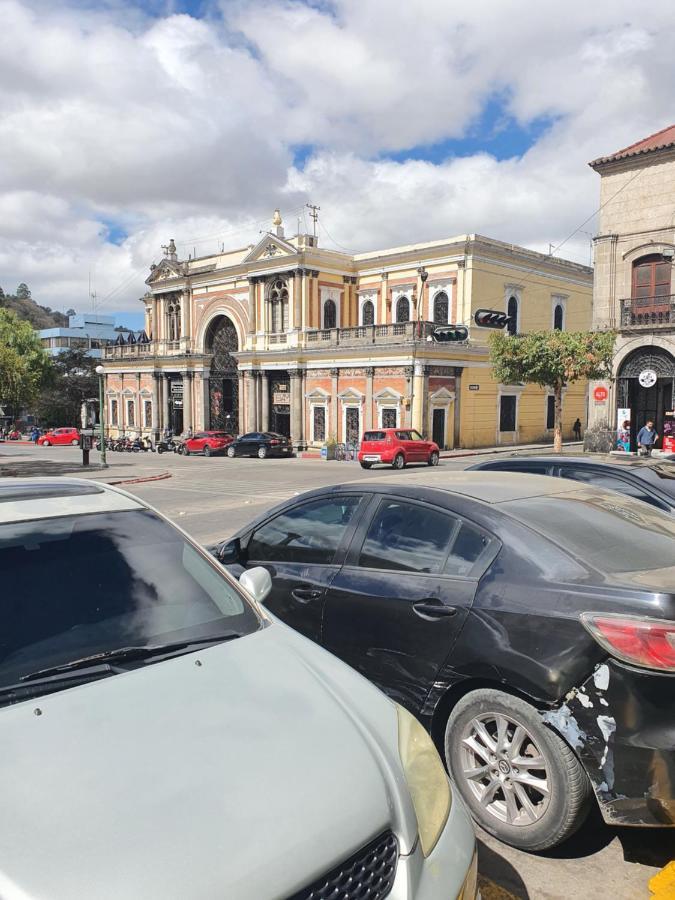 Hotel Kasa Kamelot Central Quetzaltenango Zewnętrze zdjęcie